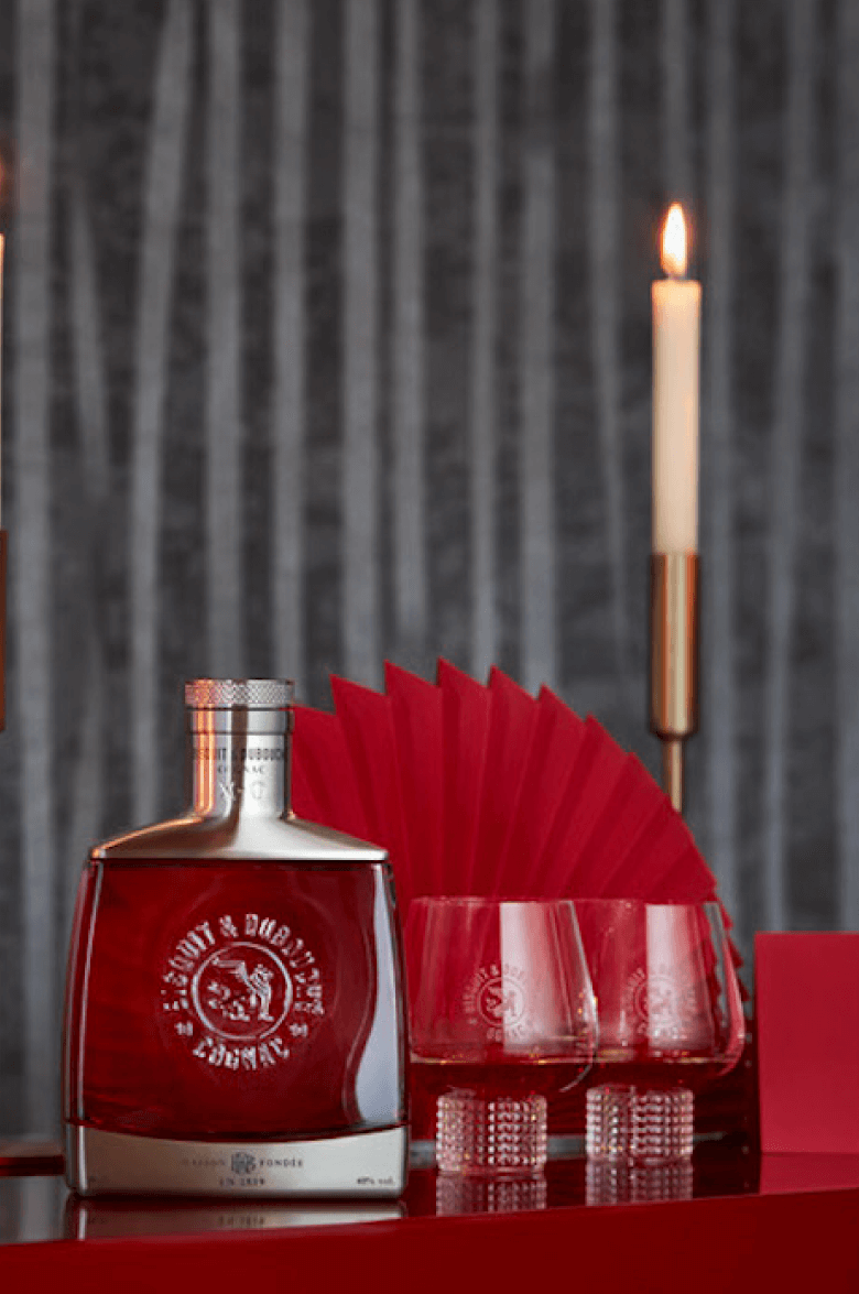 Бисквит Коньяк XO в подарочной упаковке 0.7 л