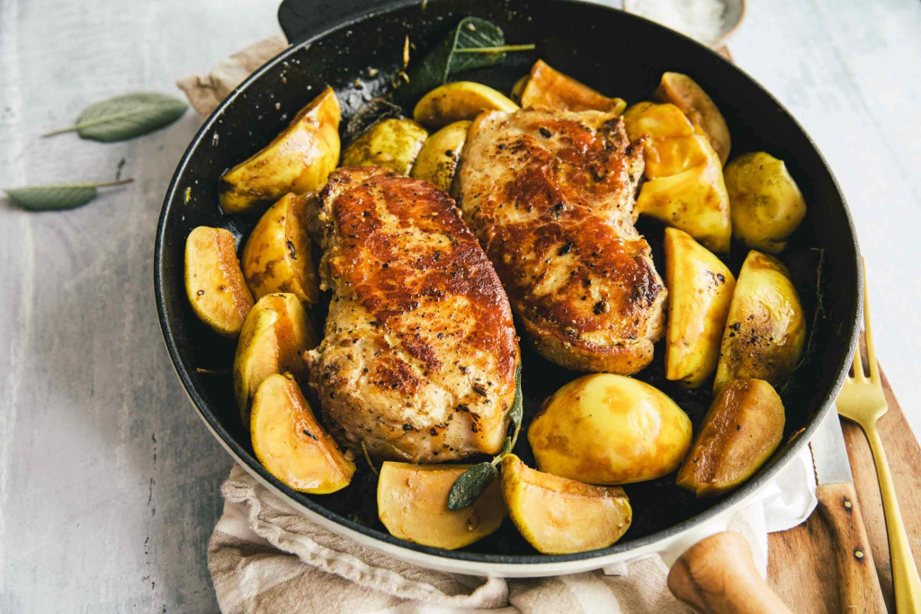pork-chops-with-apples-quince-and-sage-1-jernejkitchen_0.jpg